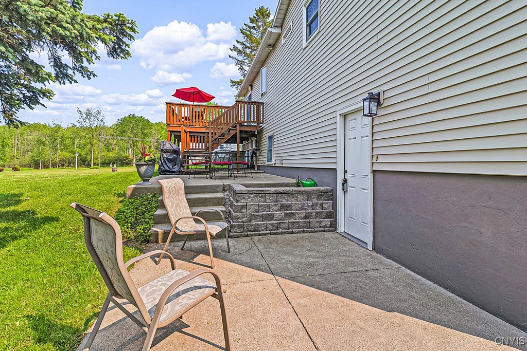 29 Cascade Drive, New Hartford, New York image 5