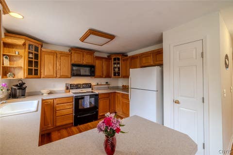 Tiny photo for 9430 Hawkeye Drive, Cicero, NY 13029 (MLS # S1704232)