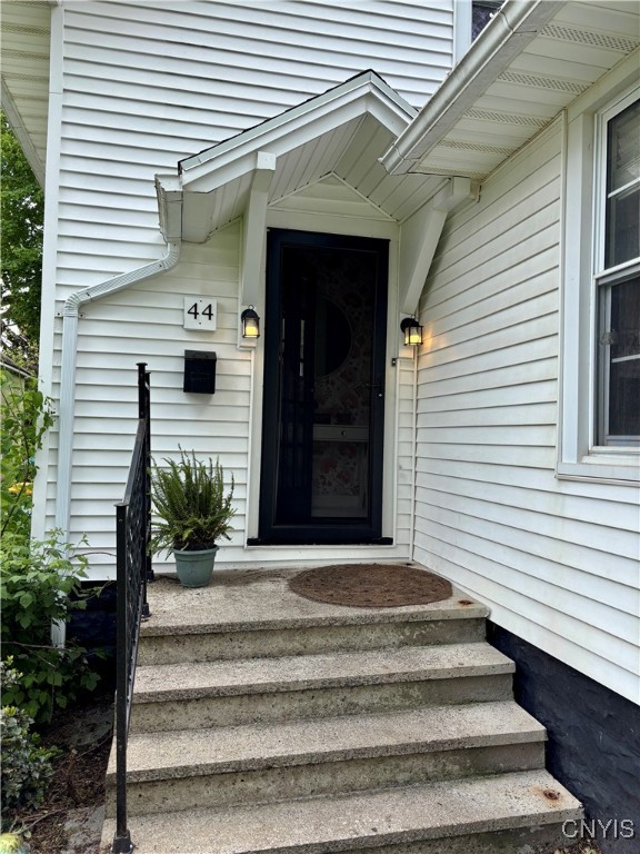 44 Golf Avenue, New Hartford, New York image 2