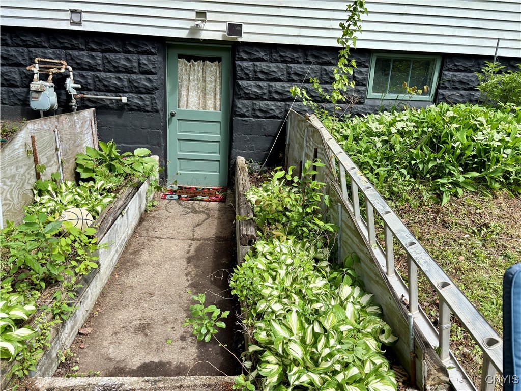 44 Golf Avenue, New Hartford, New York image 32