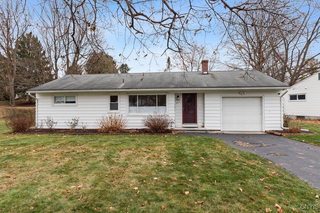 304 Dunning Drive, Camillus, New York image 1