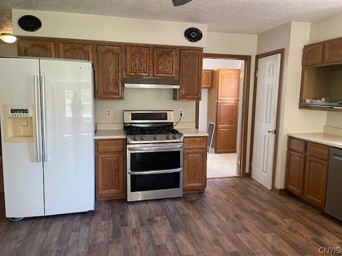 Tiny photo for 1006 Silk Road, Volney, NY 13069 (MLS # S1693387)