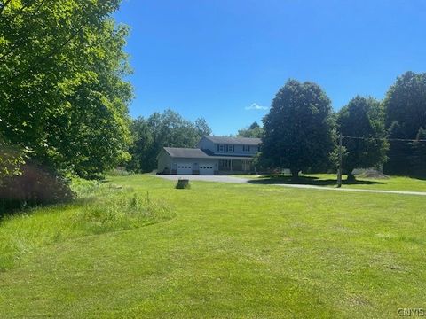 Photo of 1006 Silk Road, Volney, NY 13069 (MLS # S1693387)