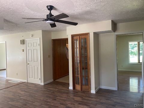 Tiny photo for 1006 Silk Road, Volney, NY 13069 (MLS # S1693387)