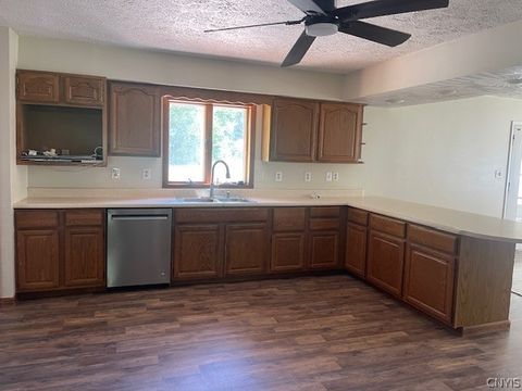 Tiny photo for 1006 Silk Road, Volney, NY 13069 (MLS # S1693387)