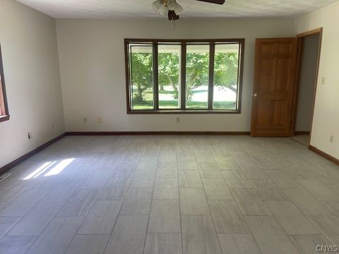 Tiny photo for 1006 Silk Road, Volney, NY 13069 (MLS # S1693387)