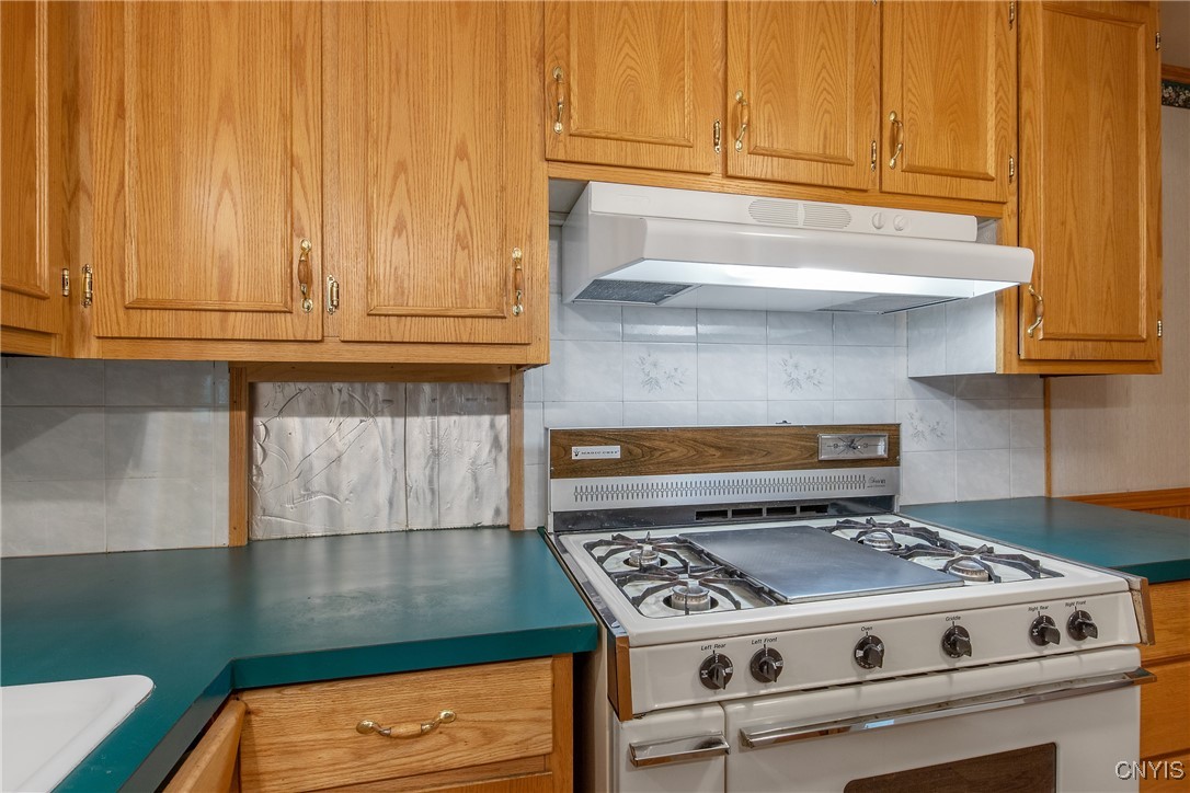 112 Vanida Drive, Camillus, New York image 8