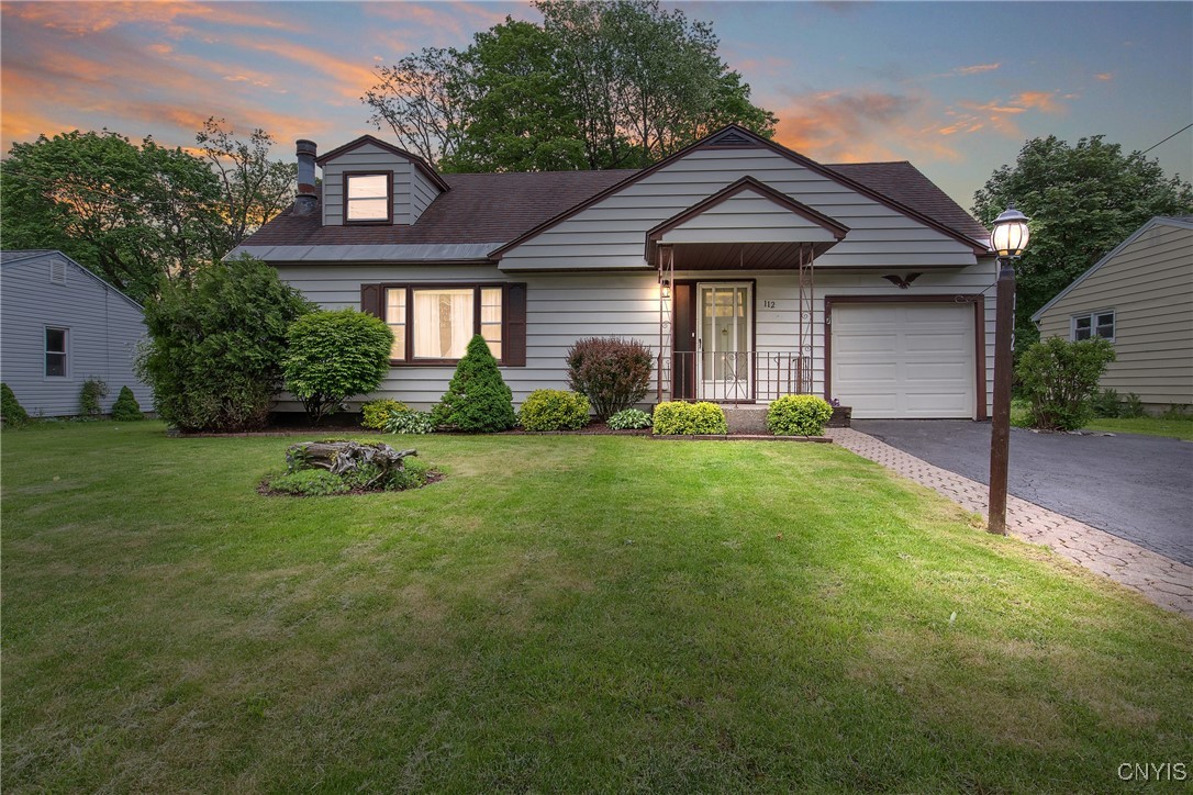 112 Vanida Drive, Camillus, New York image 1