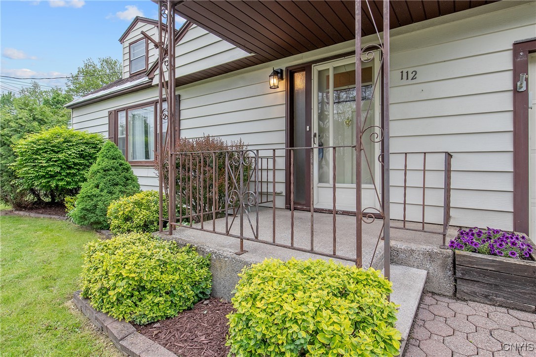 112 Vanida Drive, Camillus, New York image 2