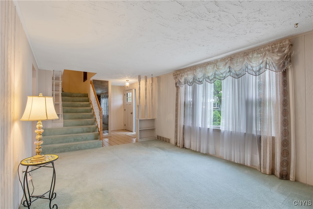 112 Vanida Drive, Camillus, New York image 3