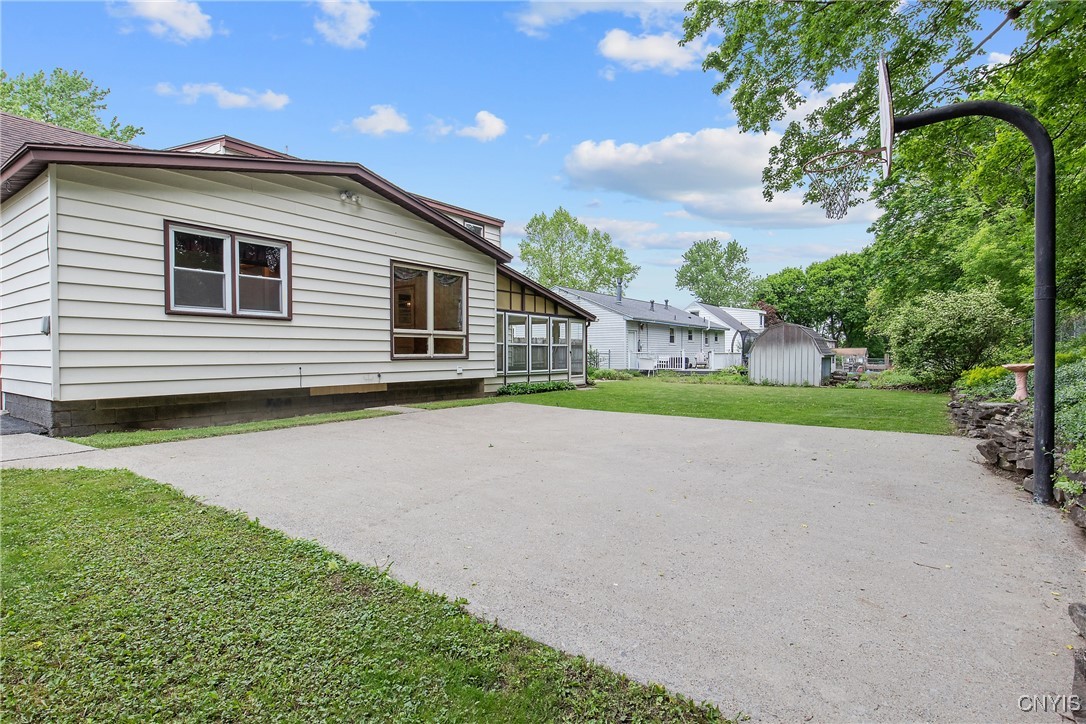 112 Vanida Drive, Camillus, New York image 31