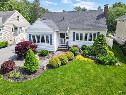 60 E Elizabeth Street Skaneateles NY 13152