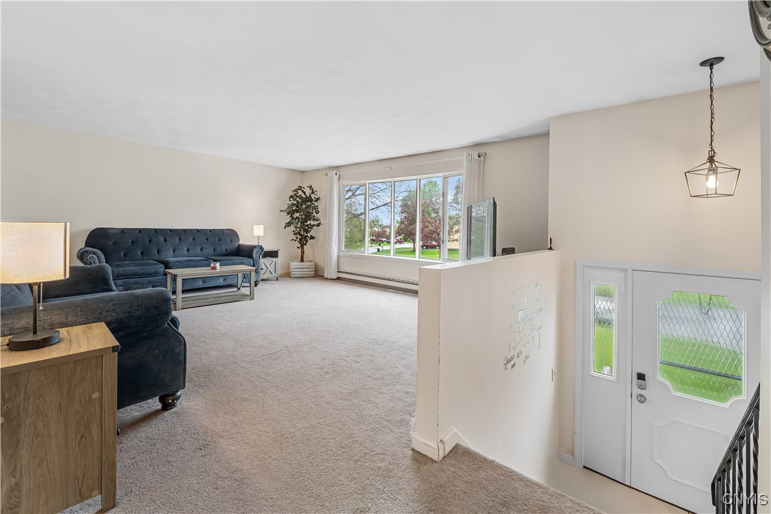 7729 W New Hope, Clay, New York image 3