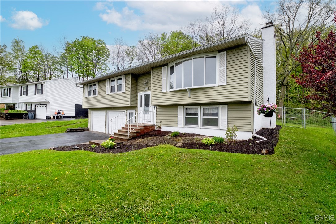 7729 W New Hope, Clay, New York image 2
