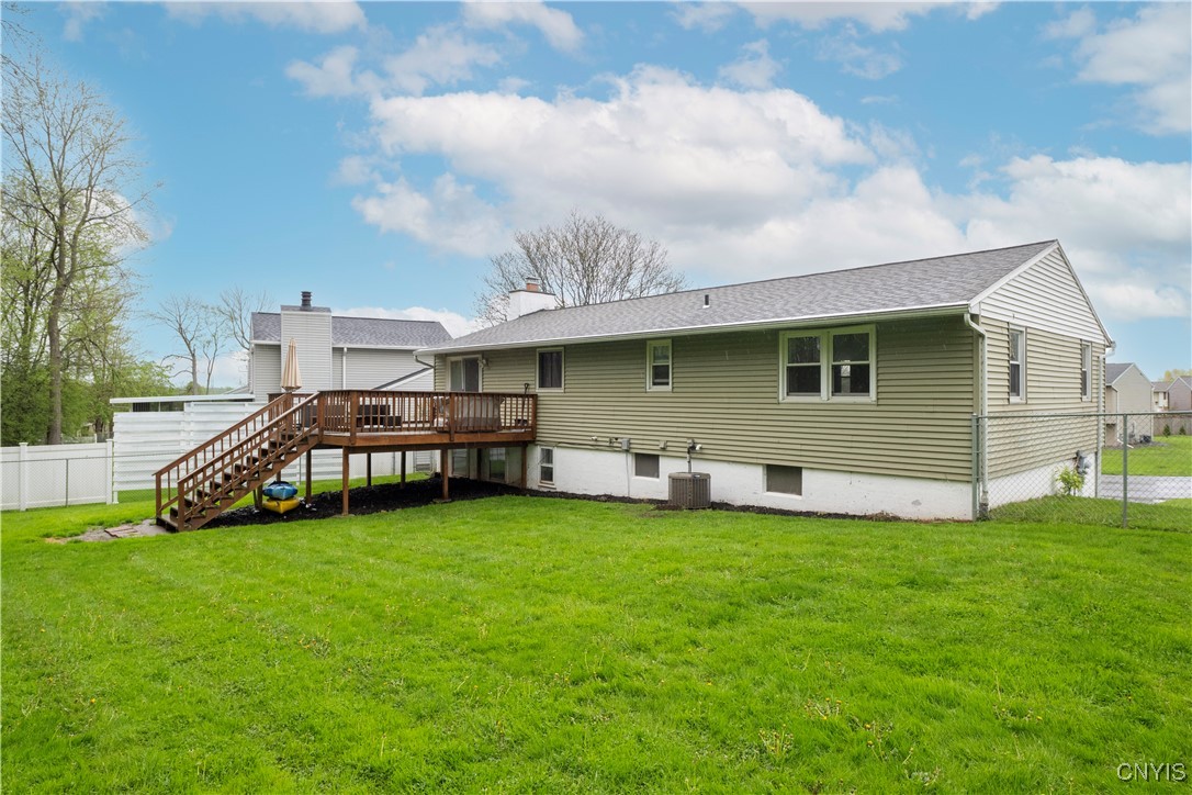 7729 W New Hope, Clay, New York image 32