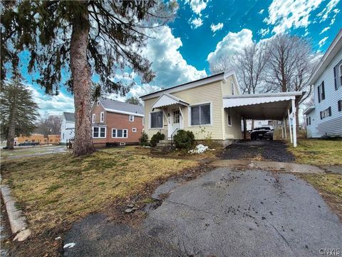 Homes For Sale - 504 Cayuga Street<br/> Fulton, NY 13069