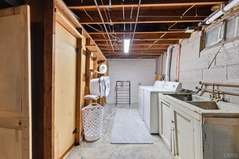 Tiny photo for 402 Radcliffe Road, DeWitt, NY 13214 (MLS # S1702624)