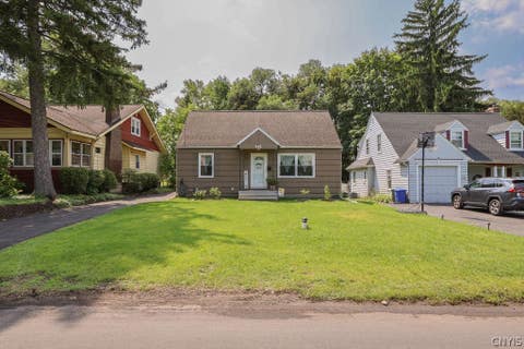 Tiny photo for 402 Radcliffe Road, DeWitt, NY 13214 (MLS # S1702624)