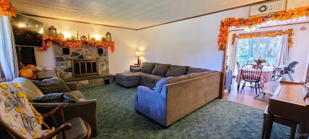 33 W Spofford Avenue