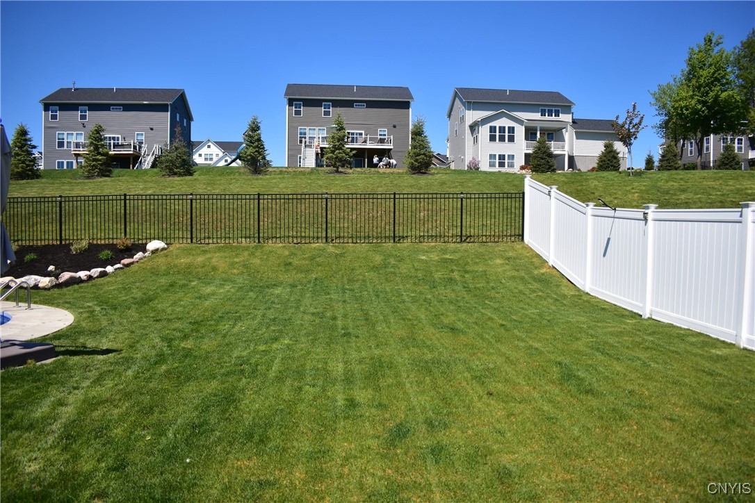 5546 Rolling Meadows Way Way, Camillus, New York image 6