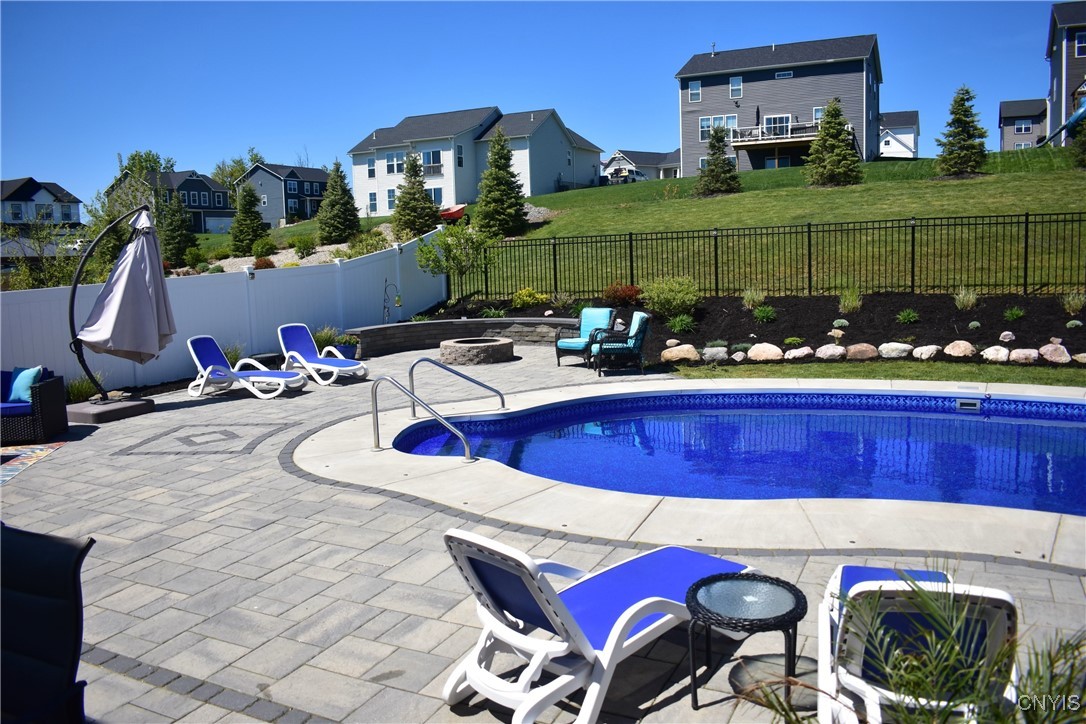 5546 Rolling Meadows Way Way, Camillus, New York image 8