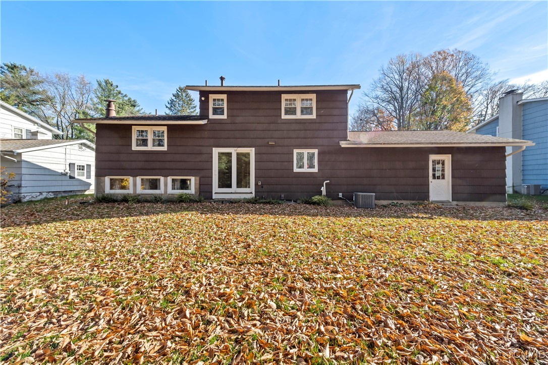 124 Sotherden Drive, Clay, New York image 30