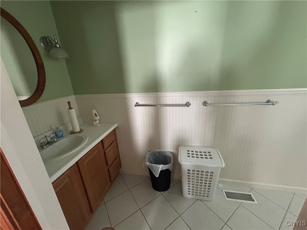 112 N Fulton Street, Auburn, New York image 11