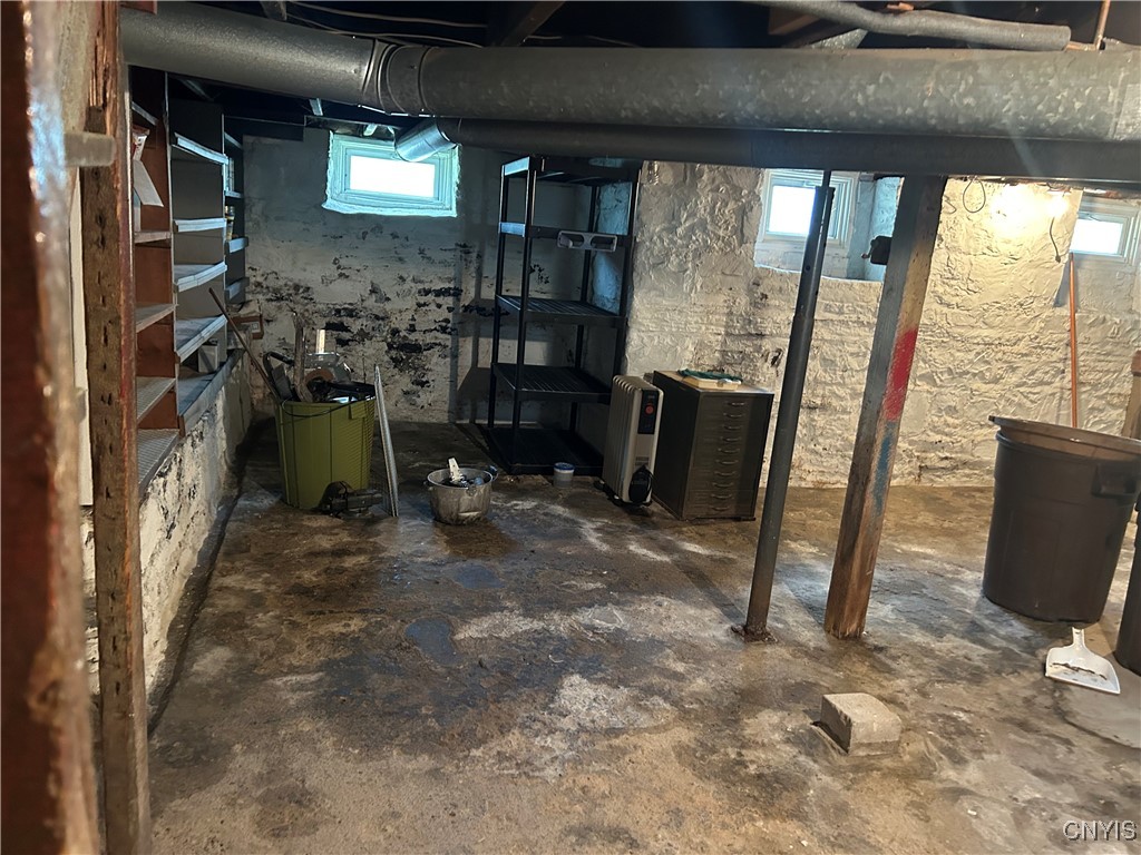 112 N Fulton Street, Auburn, New York image 21