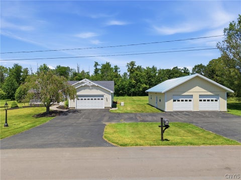 Homes For Sale - 18 Regan Drive<br/> Oswego, NY 13126