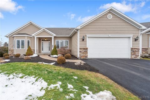 Apartment For Sale - 167 Edwards Falls Lane<br/> Manlius, NY 13104