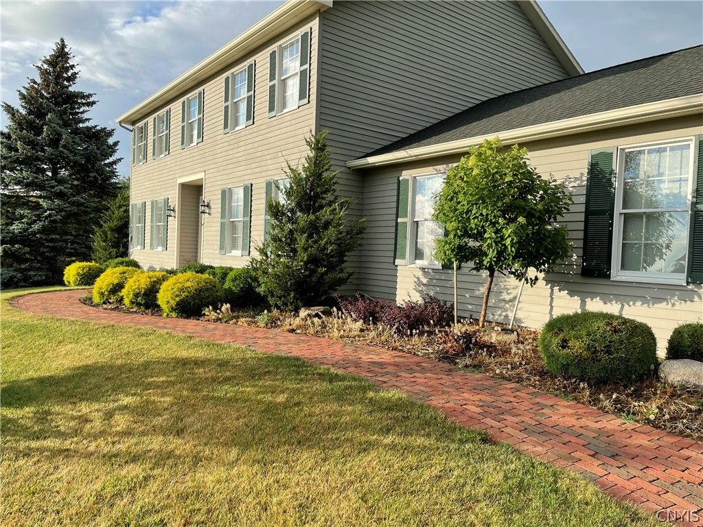 Photo of 4881 Bentbrook Drive, Manlius, NY 13104 (MLS # S1666436)