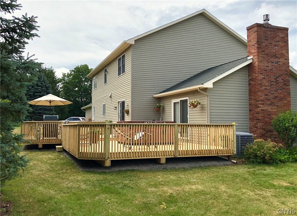 Photo of 4881 Bentbrook Drive, Manlius, NY 13104 (MLS # S1666436)