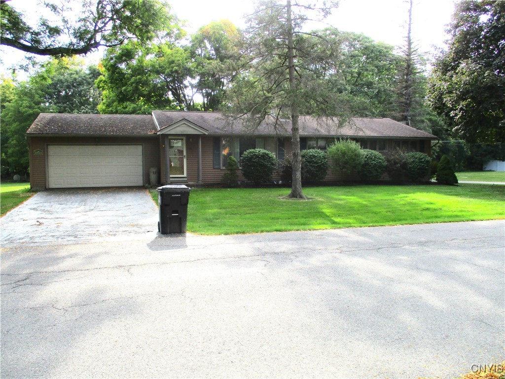 200 Burlington Drive, Manlius, New York image 1