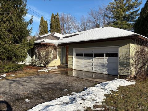 Photo of 111 Haddonfield Drive, DeWitt, NY 13214 (MLS # S1648940)