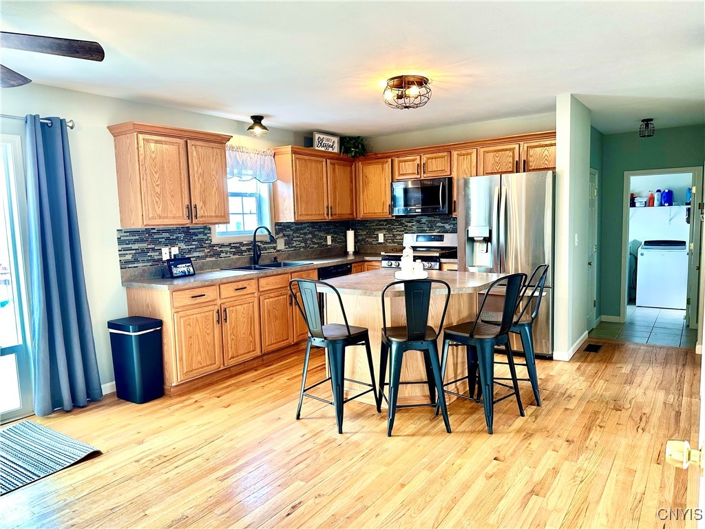 8408 Sutcliffe Drive, Clay, New York image 7