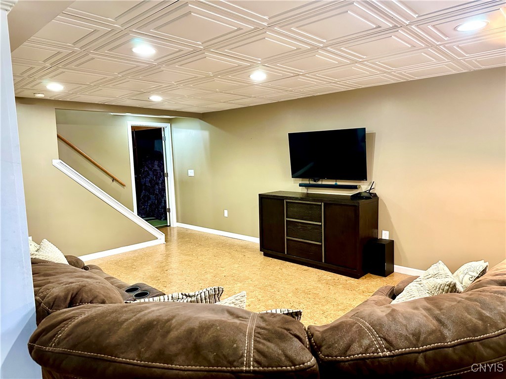 8408 Sutcliffe Drive, Clay, New York image 35