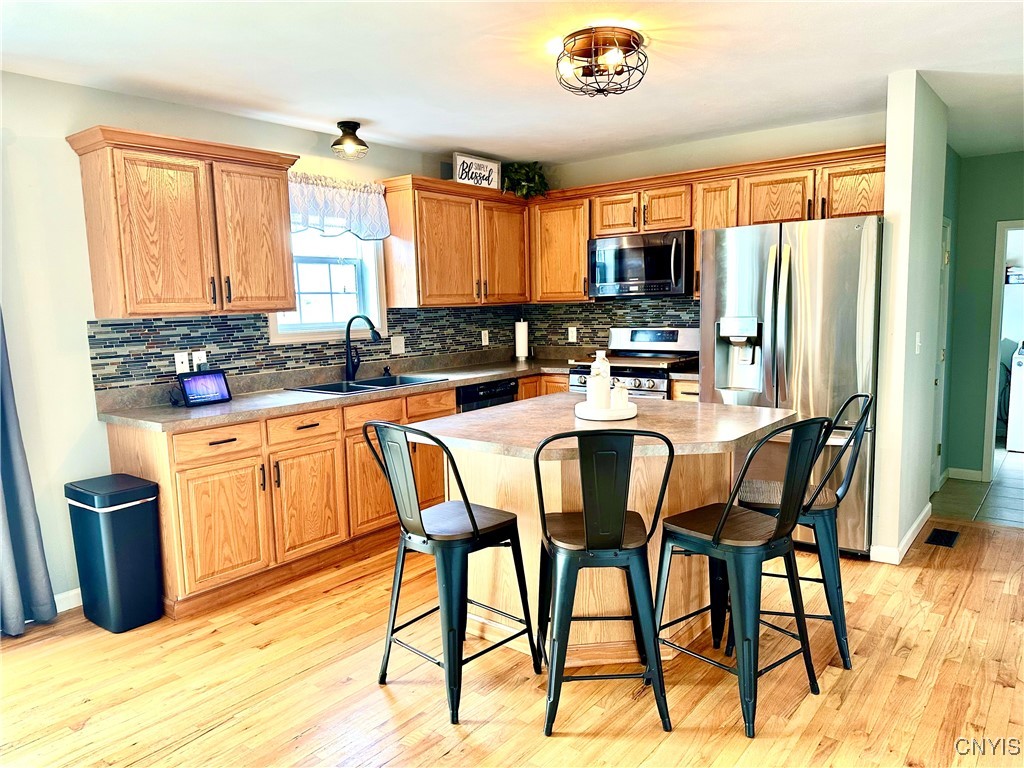 8408 Sutcliffe Drive, Clay, New York image 9