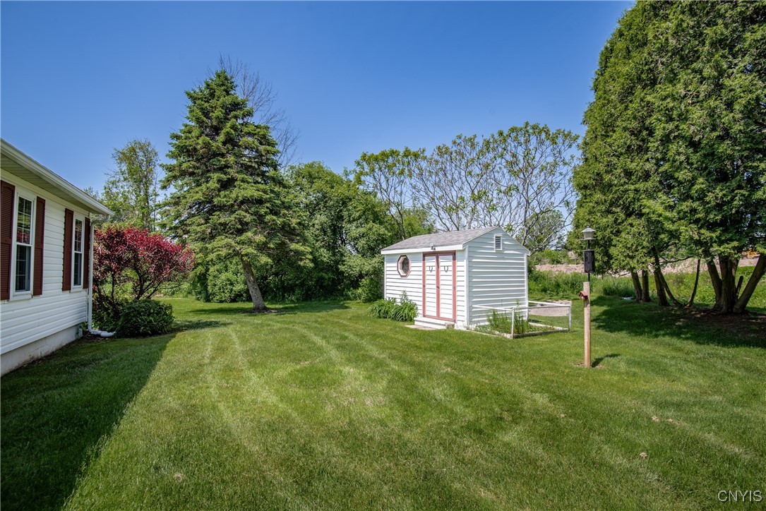 11 Buttonwood Circle, New Hartford, New York image 23