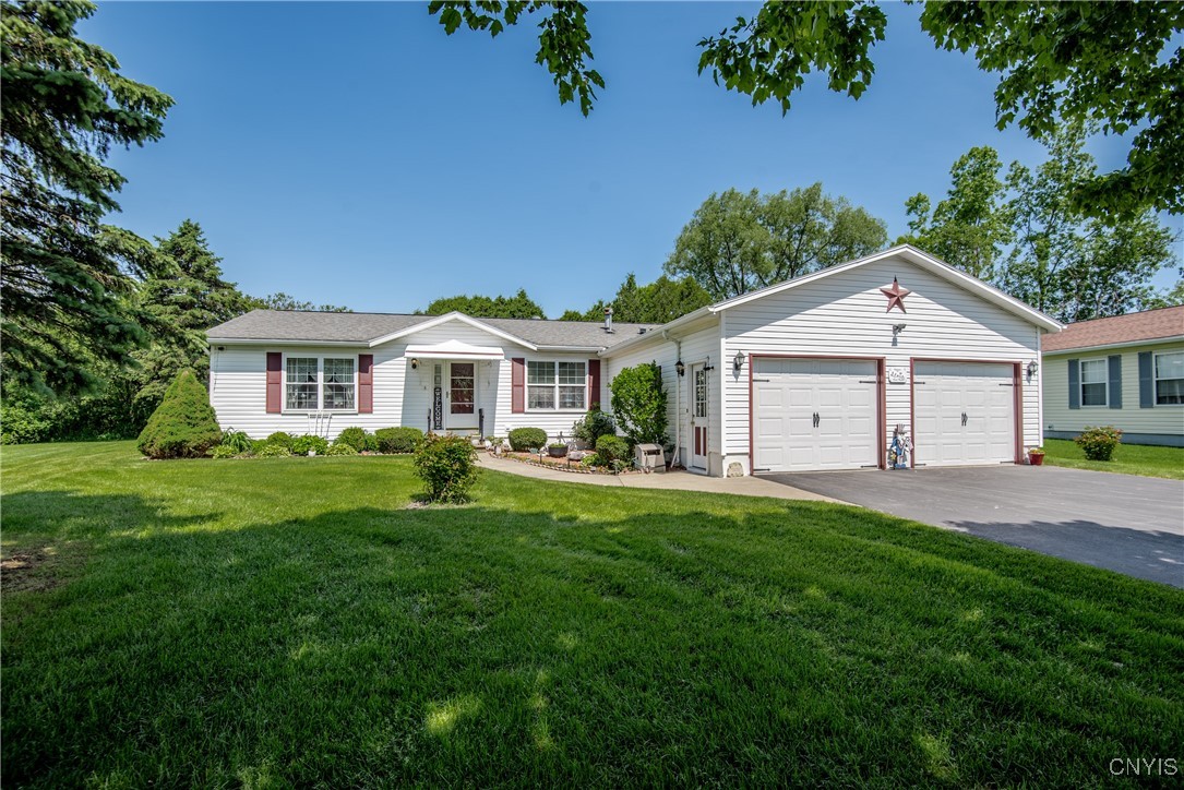 11 Buttonwood Circle, New Hartford, New York image 25