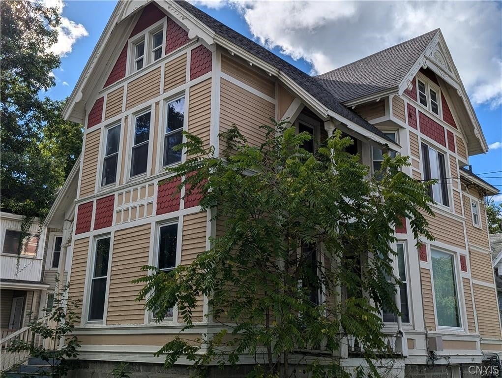 144 Tompkins Street