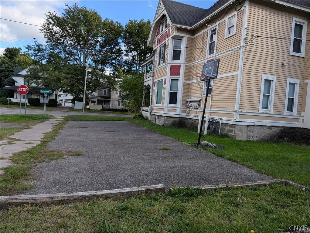 144 Tompkins Street