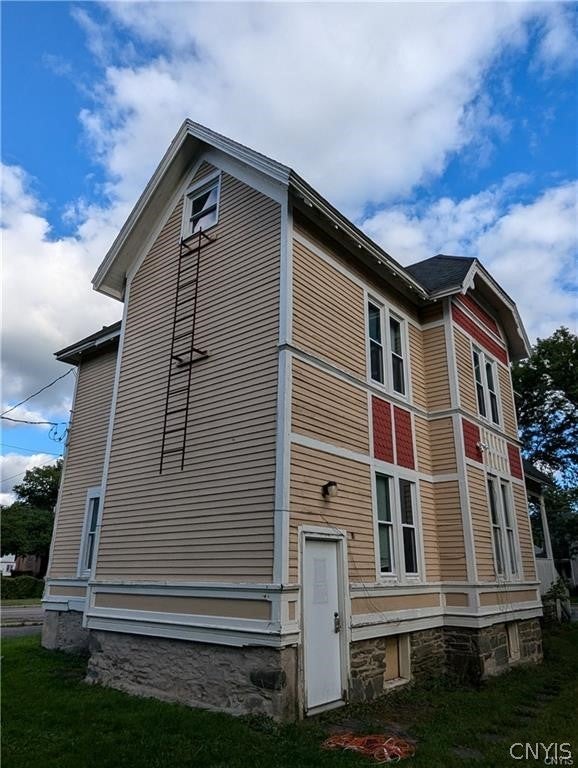 144 Tompkins Street