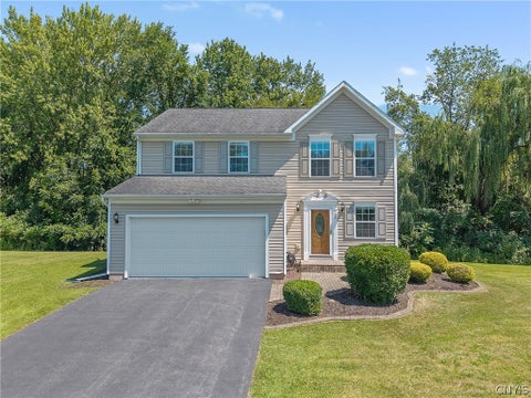 Homes For Sale - 106 Victory Lane<br/> Camillus, NY 13164