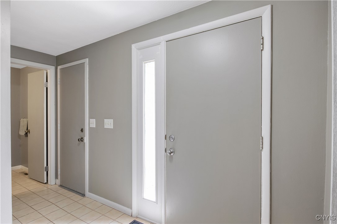 7457 Coachlight Lane, Clay, New York image 3