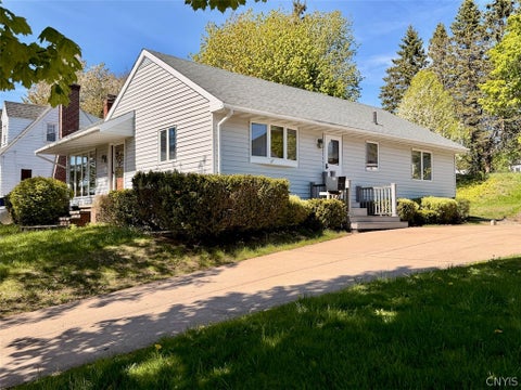 Homes For Sale - 153 E 5th Street<br/> Oswego, NY 13126