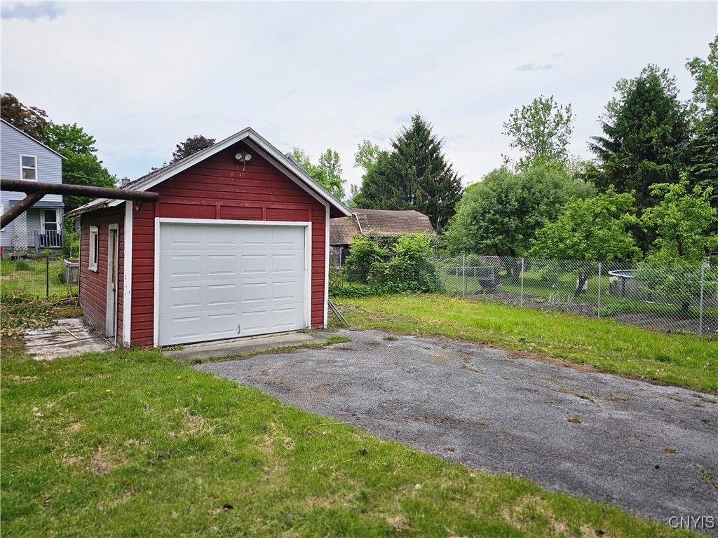 11 Bryant Street, Utica, New York image 30