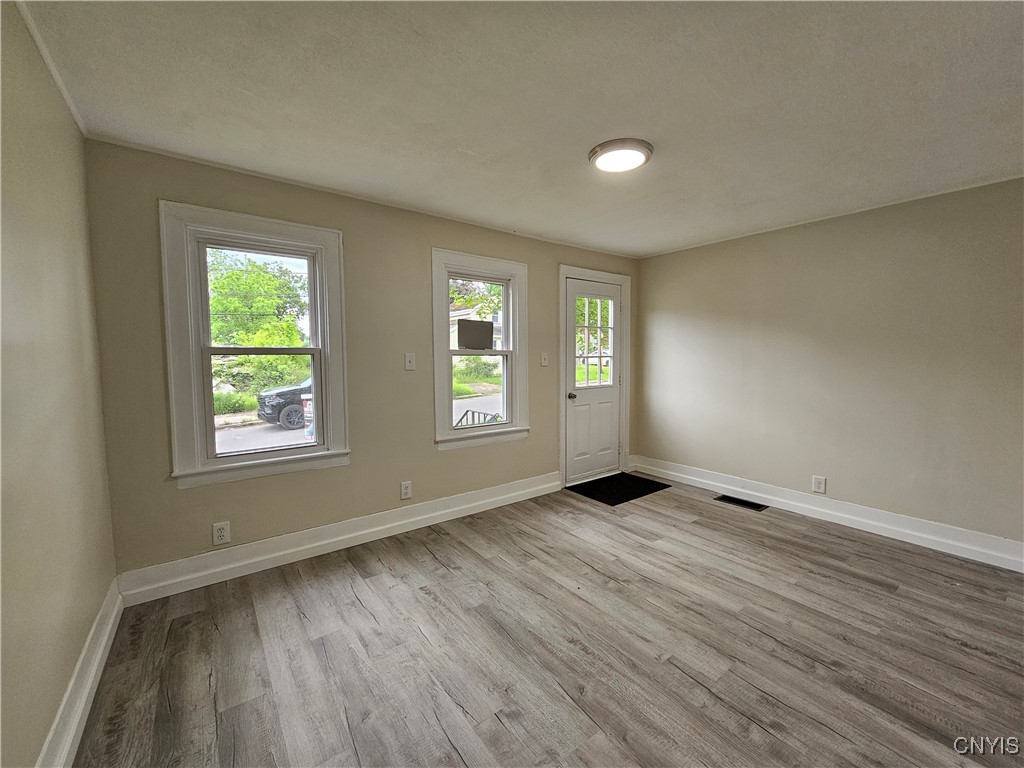 11 Bryant Street, Utica, New York image 4