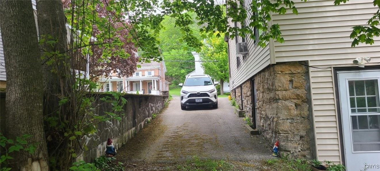 11-13 W Monroe Street
