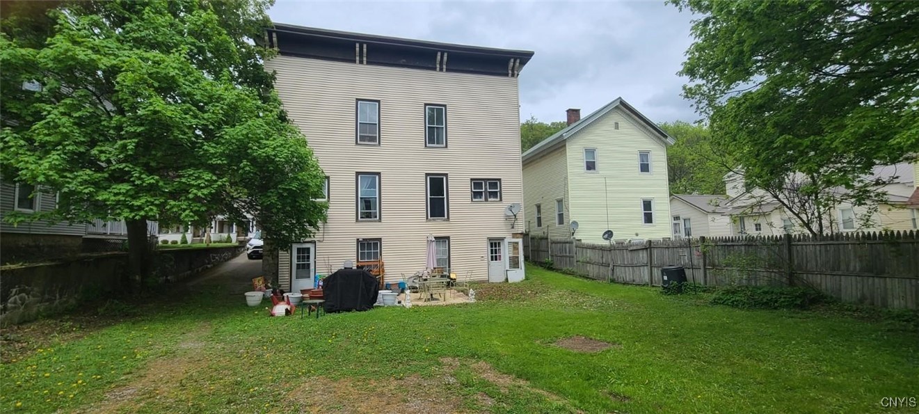 11-13 W Monroe Street