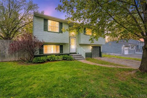 Homes For Sale - 8298 Larkspur Drive<br/> Clay, NY 13027